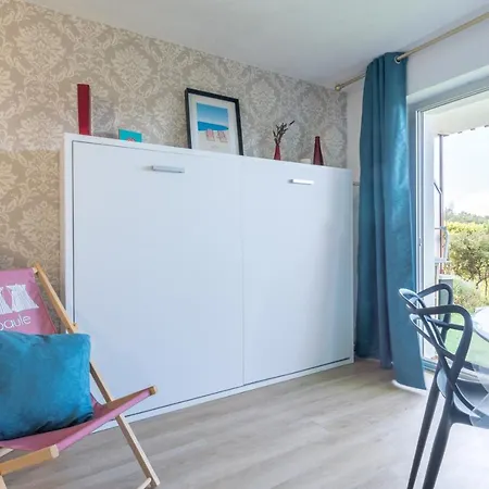 Studio Fonctionnel Avec Jardin A Daire *